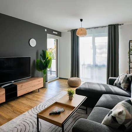 Reitz - I Zentrale Lage I Stellplatz I 55qm I 2 I Kueche I Bad I Terrasse * Bad Hersfeld