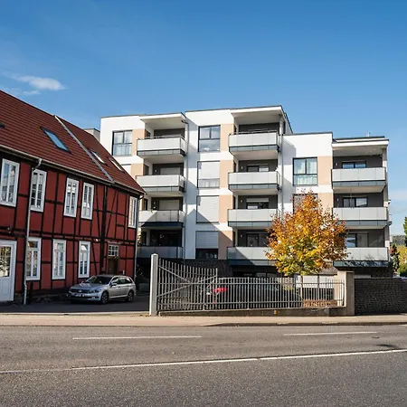 Reitz - I Zentrale Lage I Stellplatz I 55qm I 2 I Kueche I Bad I Terrasse