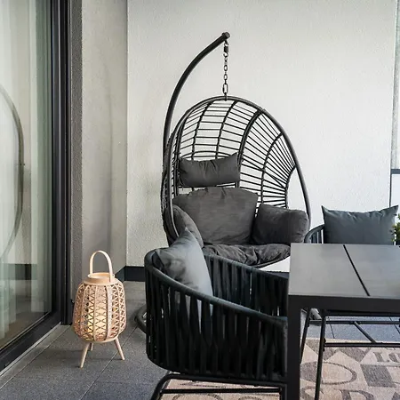 Reitz - I Zentrale Lage I Stellplatz I 55qm I 2 I Kueche I Bad I Terrasse *