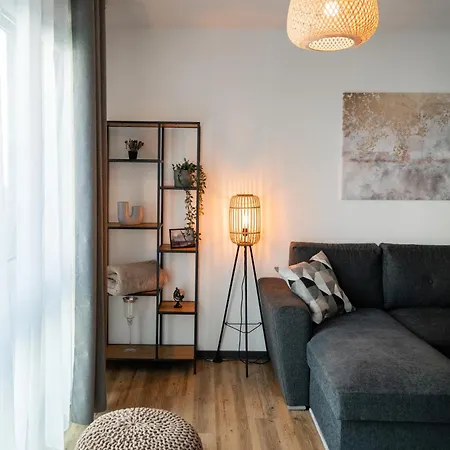 Reitz - I Zentrale Lage I Stellplatz I 55qm I 2 I Kueche I Bad I Terrasse * Bad Hersfeld