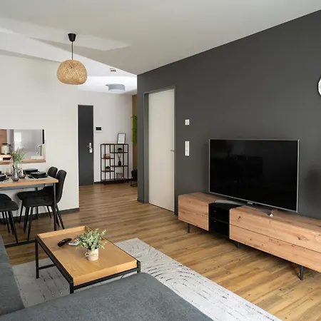 Apartman Reitz - I Zentrale Lage I Stellplatz I 55qm I 2 I Kueche I Bad I Terrasse *