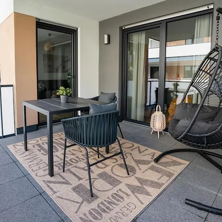 Apartman Reitz - I Zentrale Lage I Stellplatz I 55qm I 2 I Kueche I Bad I Terrasse *