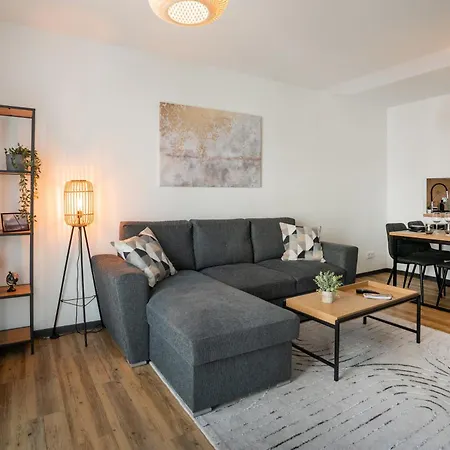 Reitz - I Zentrale Lage I Stellplatz I 55qm I 2 I Kueche I Bad I Terrasse Apartment Bad Hersfeld