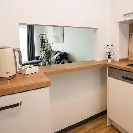 Reitz - I Zentrale Lage I Stellplatz I 55qm I 2 I Kueche I Bad I Terrasse