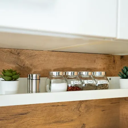 Reitz - I Zentrale Lage I Stellplatz I 55qm I 2 I Kueche I Bad I Terrasse Apartamento *