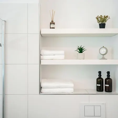 Reitz - I Zentrale Lage I Stellplatz I 55qm I 2 I Kueche I Bad I Terrasse Apartamento *