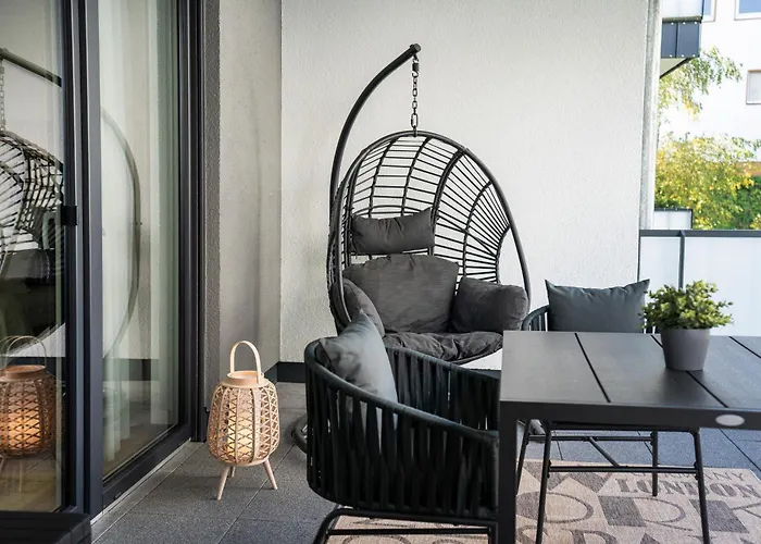 Reitz - I Zentrale Lage I Stellplatz I 55qm I 2 I Küche I Bad I Terrasse *