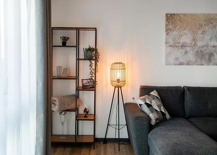 Reitz - I Zentrale Lage I Stellplatz I 55qm I 2 I Küche I Bad I Terrasse * Bad Hersfeld