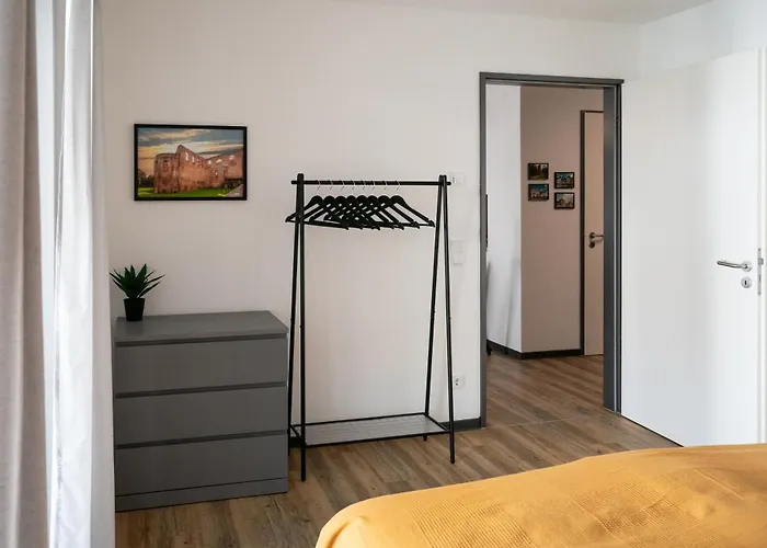 Reitz - I Zentrale Lage I Stellplatz I 55qm I 2 I Küche I Bad I Terrasse Apartamento *