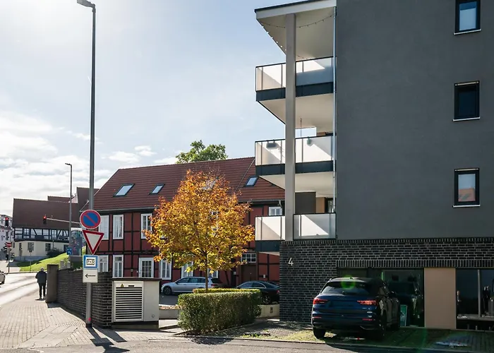 Reitz - I Zentrale Lage I Stellplatz I 55qm I 2 I Küche I Bad I Terrasse * Bad Hersfeld