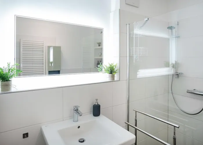 Reitz - I Zentrale Lage I Stellplatz I 55qm I 2 I Küche I Bad I Terrasse Apartamento