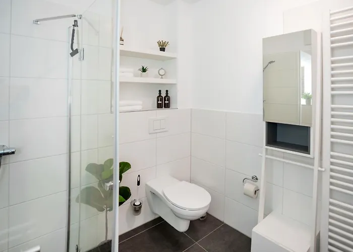 Reitz - I Zentrale Lage I Stellplatz I 55qm I 2 I Küche I Bad I Terrasse Bad Hersfeld